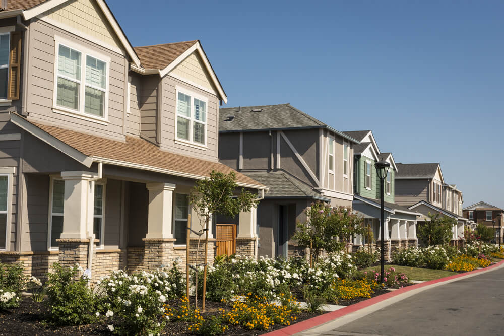 A row of new houses in a subdivision in a residential area