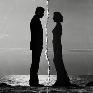 Divorcing couple on a beach after uncontested divorce in Texas
