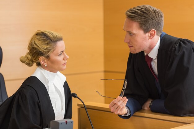 Lawyer speaking rudely with the judge in article, myths about divorce