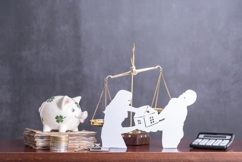 Divorce by law. Division of property after a divorce. The husband is trying to sue his wife for property under the law.